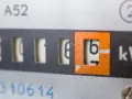 Liczniki energii elektrycznej, w tym taryfa budowlana, pokazują zużycie w kWh. Widoczne cyfry 6 i 1.